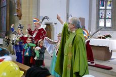 Naumburger Prinzenpaare mit Hofnarren besuchen den Kindergottesdienst (Foto: Karl-Franz Thiede)